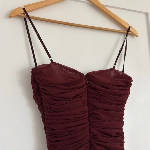 House of CB Sirene burgundy ruched bodycon midi dress SMALL Ruched Dress - Picture 6 of 12